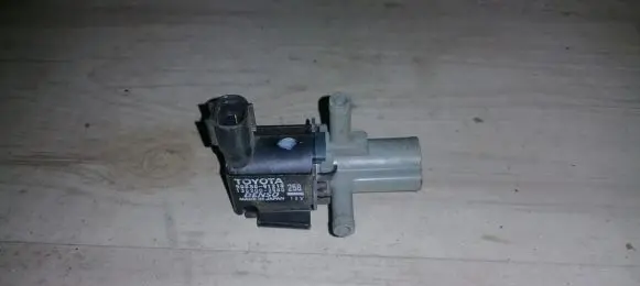 Toyota Corolla E120 E130 Turbo solenoid valve 9008091218 90080-91218