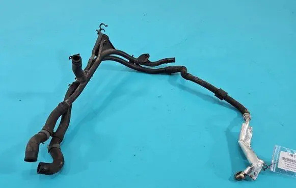 Engine coolant pipe/hose