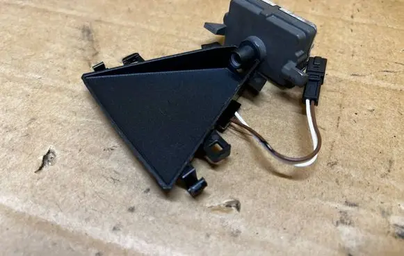 Windshield/windscreen camera