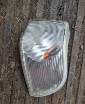 Volvo C70 Front indicator light