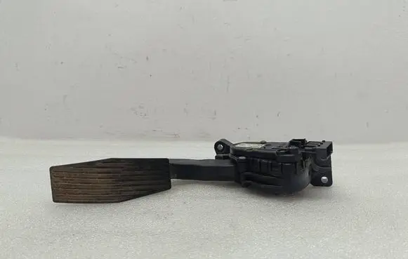 Opel Vectra C Accelerator throttle pedal 9186724 6PV00832200