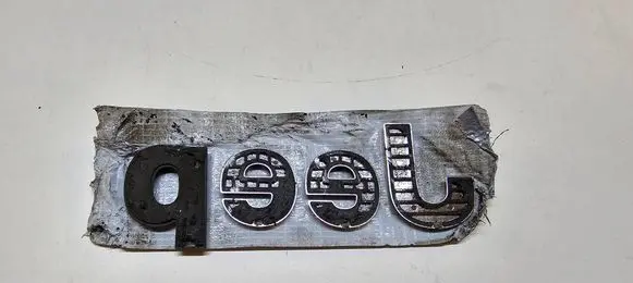 Jeep Grand Cherokee WL Manufacturer badge logo/emblem 