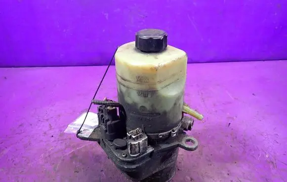 Ford Focus C-MAX Power steering pump