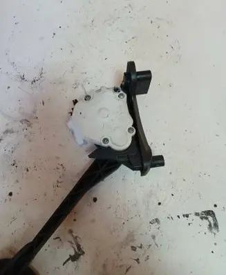 Volvo V70 Accelerator throttle pedal 00776918 B290 9496821