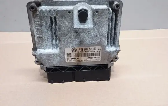 Volkswagen PASSAT B6 Engine control unit/module 03G906021NK 0281013440