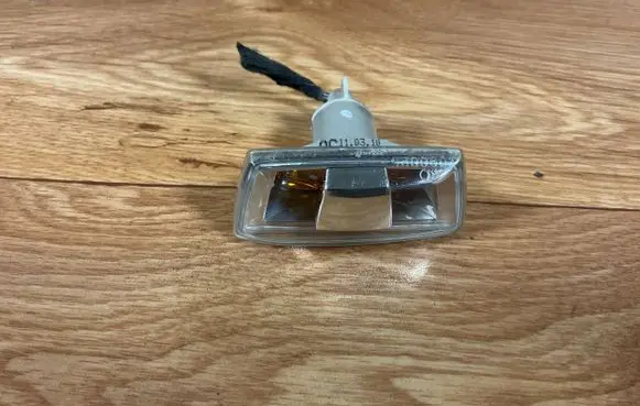 Opel Insignia A Front fender indicator light 13252456 13252455