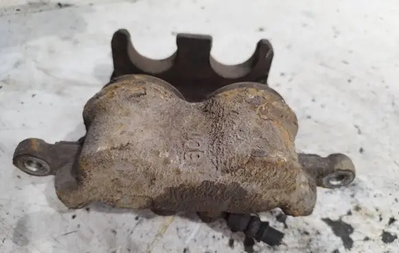 Mazda BT-50 Front brake caliper