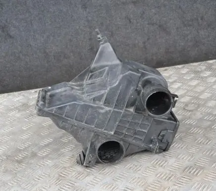 Nissan Note (E11) Air filter box BC20A