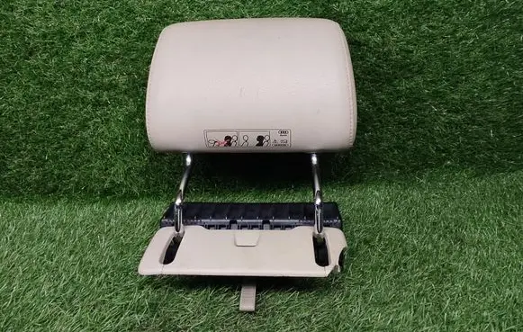 Audi Q7 4L Rear seat headrest 4L0010510