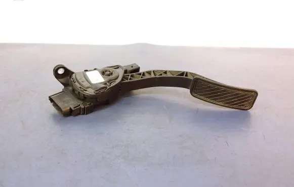 Ford Fiesta Accelerator throttle pedal 009517-20