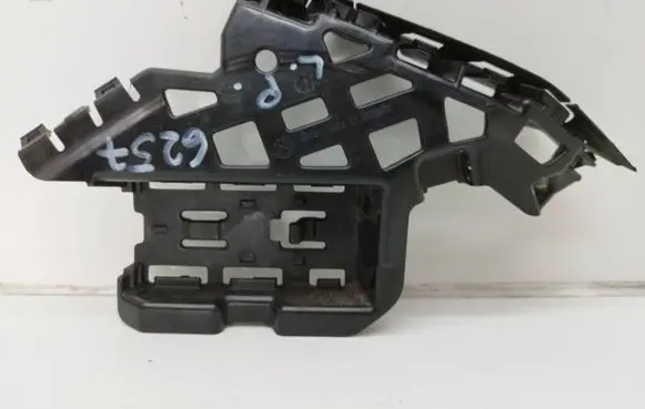 Skoda Superb B9 Front bumper mounting bracket 3P0807183