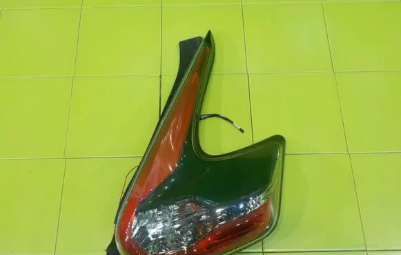 Nissan Juke I F15 Rear/tail lights 26555BV80B 18AB32
