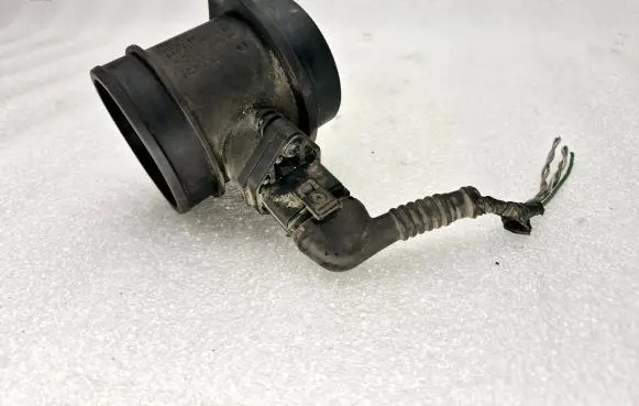 Volvo V70 Mass air flow meter 0280218088