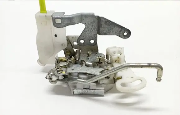 Citroen C1 Front door lock 8B04
