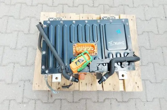 Dacia Duster III Hybrid / Electric Car Battery Cell 295106913R