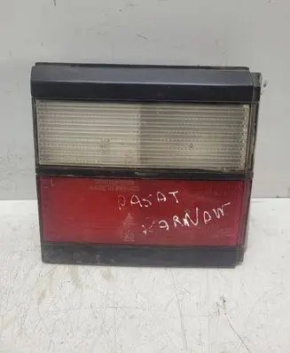 Volkswagen PASSAT B3 Tailgate rear/tail lights 333945107