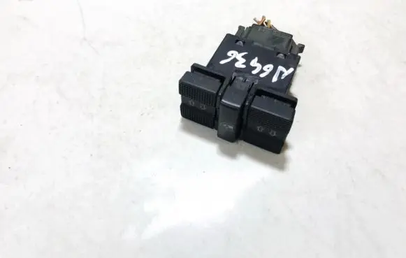 Volkswagen Golf III Electric window control switch
