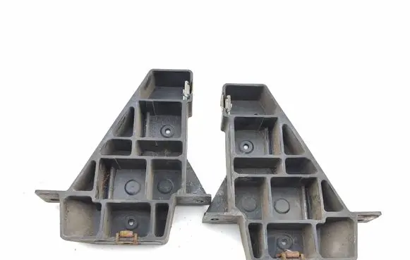 Jeep Cherokee Radiator mount bracket 68144540AB 68144541AB