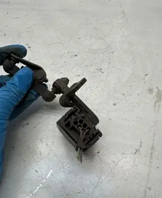 Headlight/headlamp level sensor