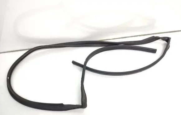 BMW X5 E53 Engine compartment rubber 8403225