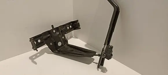 Toyota Prius (XW30) Battery bracket 