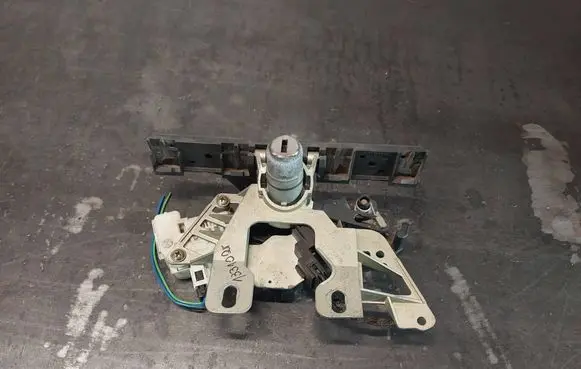 Volkswagen PASSAT B5 Ignition lock 3B0827297Gzv 3B0827297G