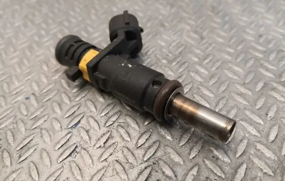 Mini One - Cooper Coupe R56 Fuel injector 7528176