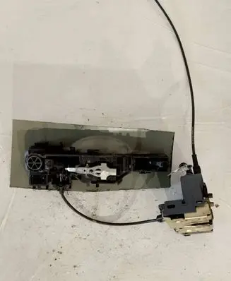 Renault Megane II Rear door lock 212457