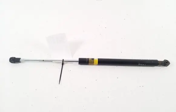 Lexus CT 200H Tailgate strut 6895076041
