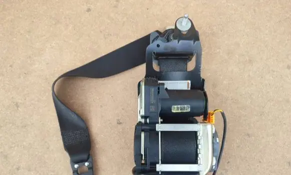 Mercedes-Benz C W205 Front seatbelt 630146400