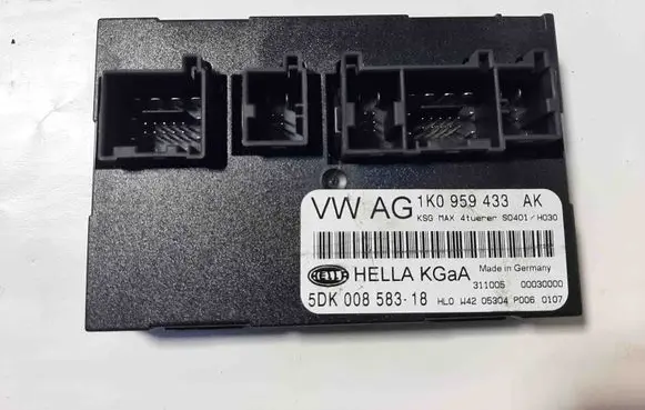 Volkswagen Jetta III Central body control module 1K0959433AK