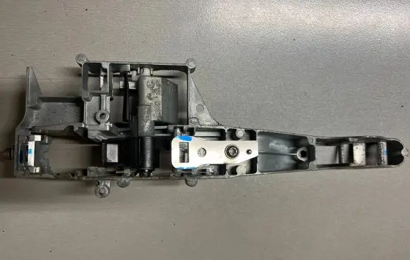 Front door exterior handle/bracket