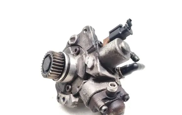 Ford Mondeo MK V Fuel injection high pressure pump 9674984480 28384347