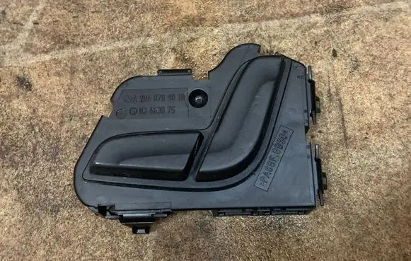 Mercedes-Benz C W204 Seat control switch A2048709010