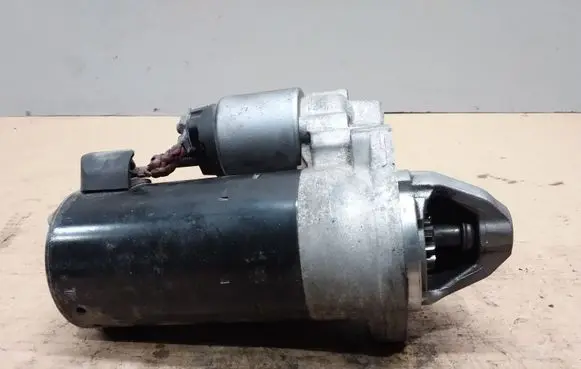Mercedes-Benz E W212 Starter motor A6519062800 0001139065