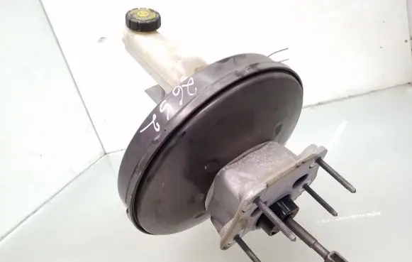 Renault Megane III Brake booster 472100005R