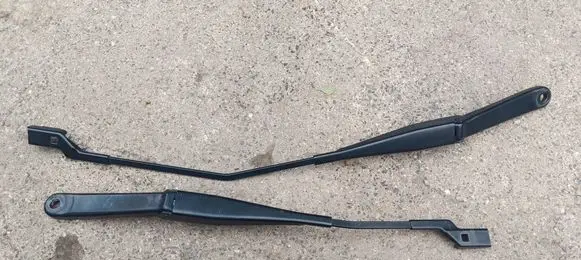 Ford Fiesta Front wiper blade arm 8A6117526BF 8A6117526AE