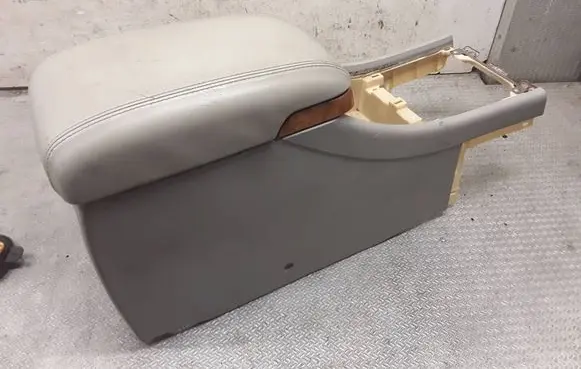 KIA Opirus Armrest 