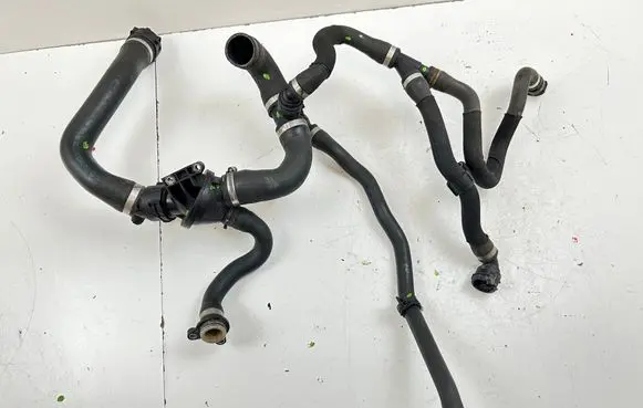 BMW 5 GT F07 Engine coolant pipe/hose 8645481 10106811 7609532