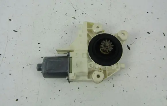 Ford Focus C-MAX Front door window regulator motor 