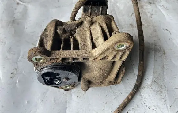 Toyota Land Cruiser (J120) Gearbox-reducer motor