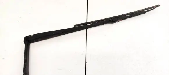 Nissan X-Trail T30 Front wiper blade arm