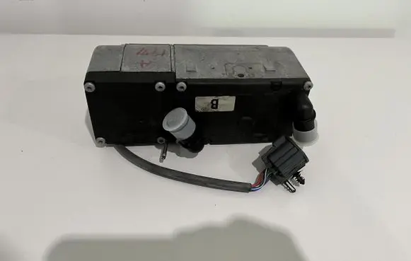 Ford Focus Auxiliary pre-heater (Webasto) AV61-18K464-BM