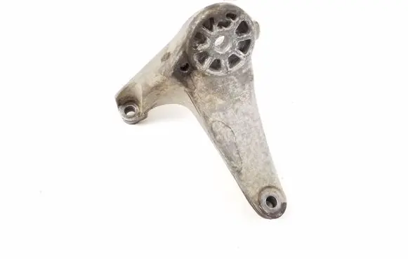 Engine mounting bracket