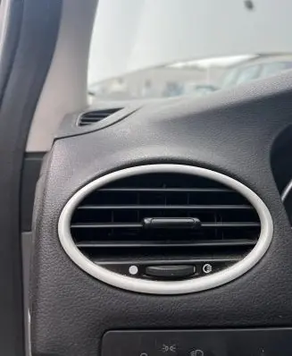 Ford Focus Dashboard side air vent grill/cover trim