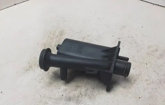 Renault Megane II Oil breather separator 8200082486