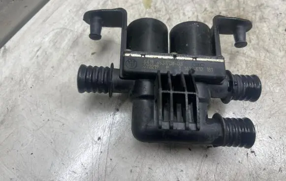 BMW 5 E60 E61 Coolant heater control valve 6411693170803