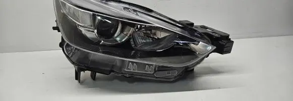 Mazda CX-3 Headlight/headlamp D10E51030