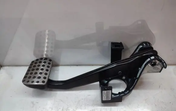 Mercedes-Benz E C207 W207 Brake pedal A2042902301