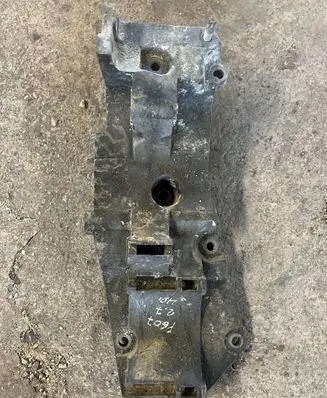 Peugeot 607 A/C compressor mount bracket 